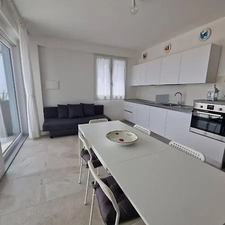 Casavacanze Frontemare Apartment